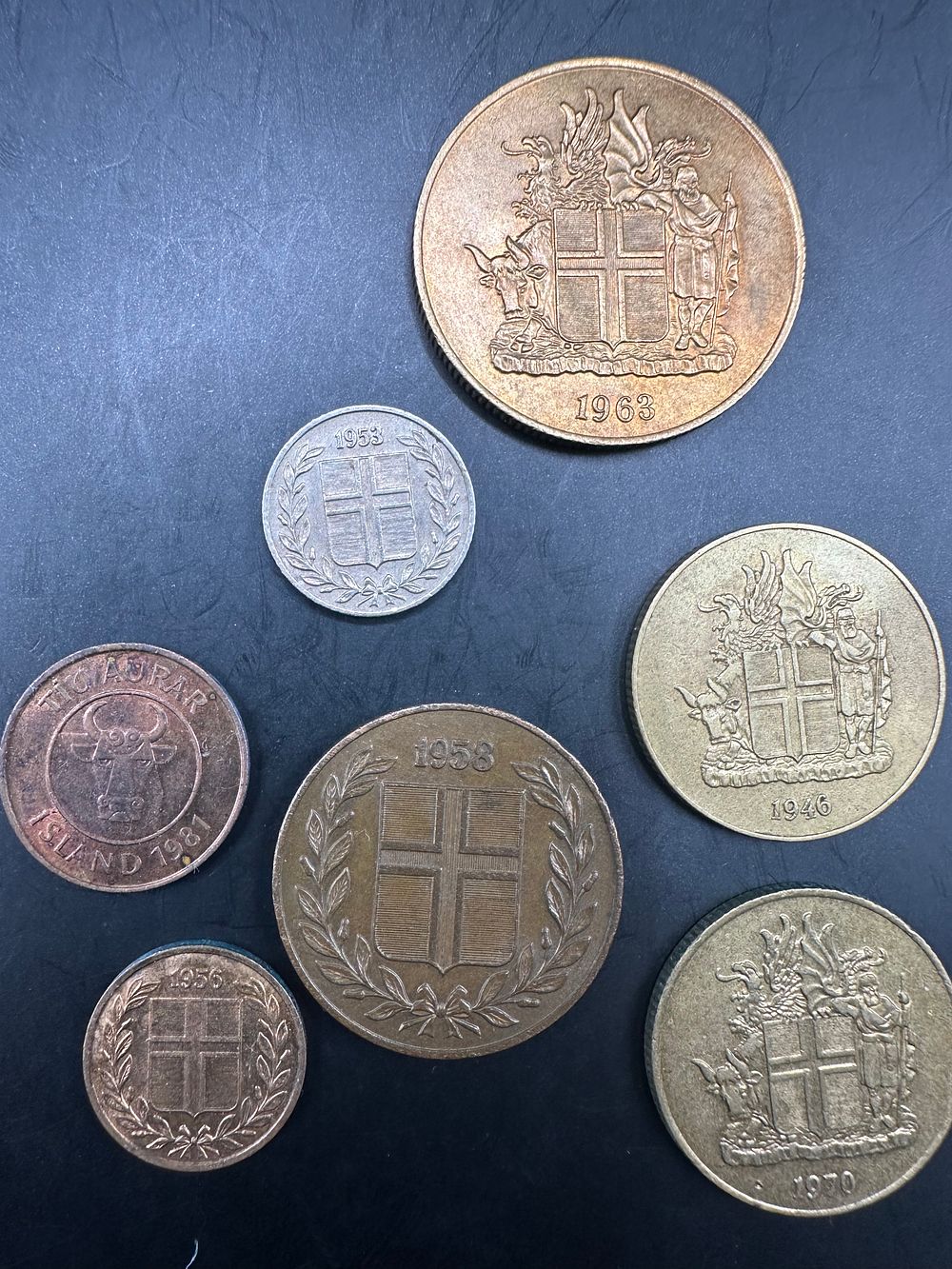 Lot 252: Mixed lot of old Iceland coins 1948-1981 as...