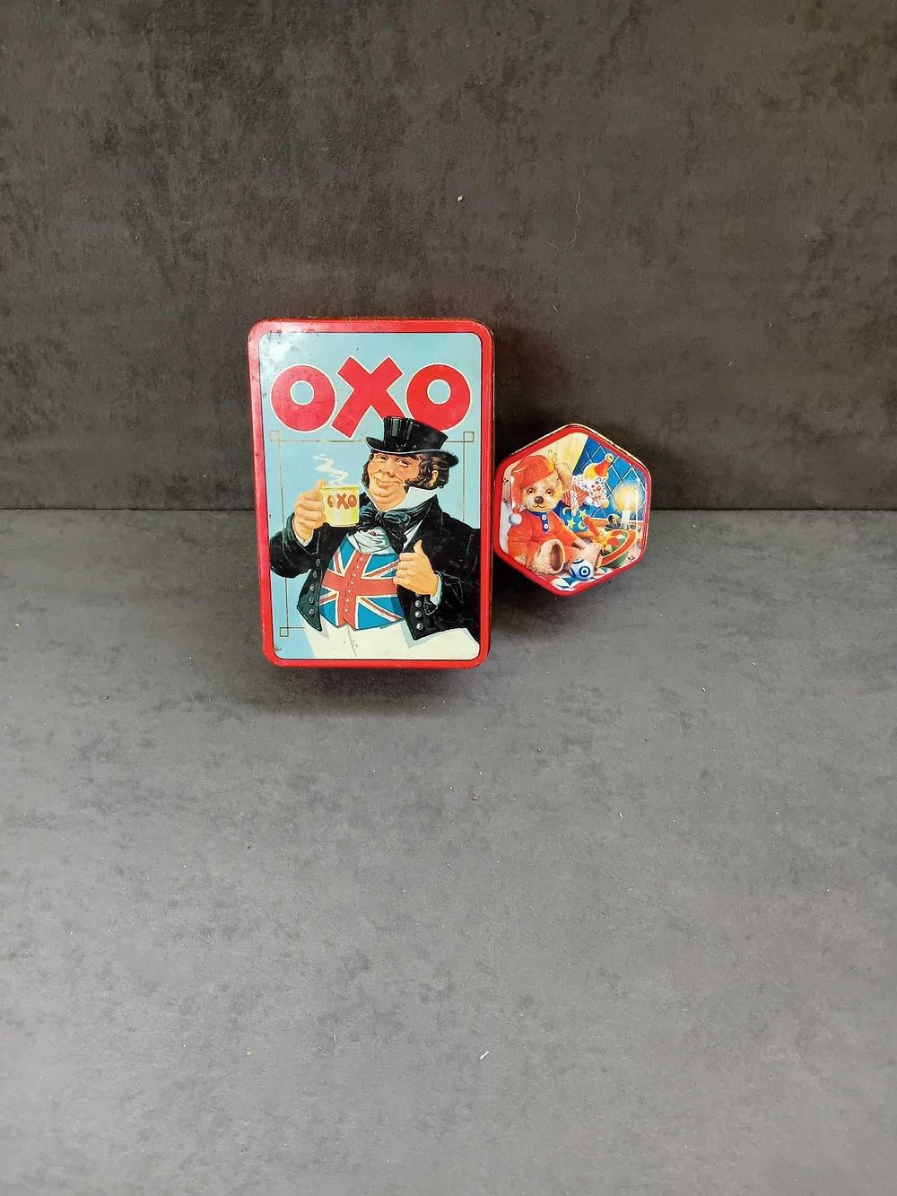Lot 343: Vintage oxo tin and Kinnerton tin