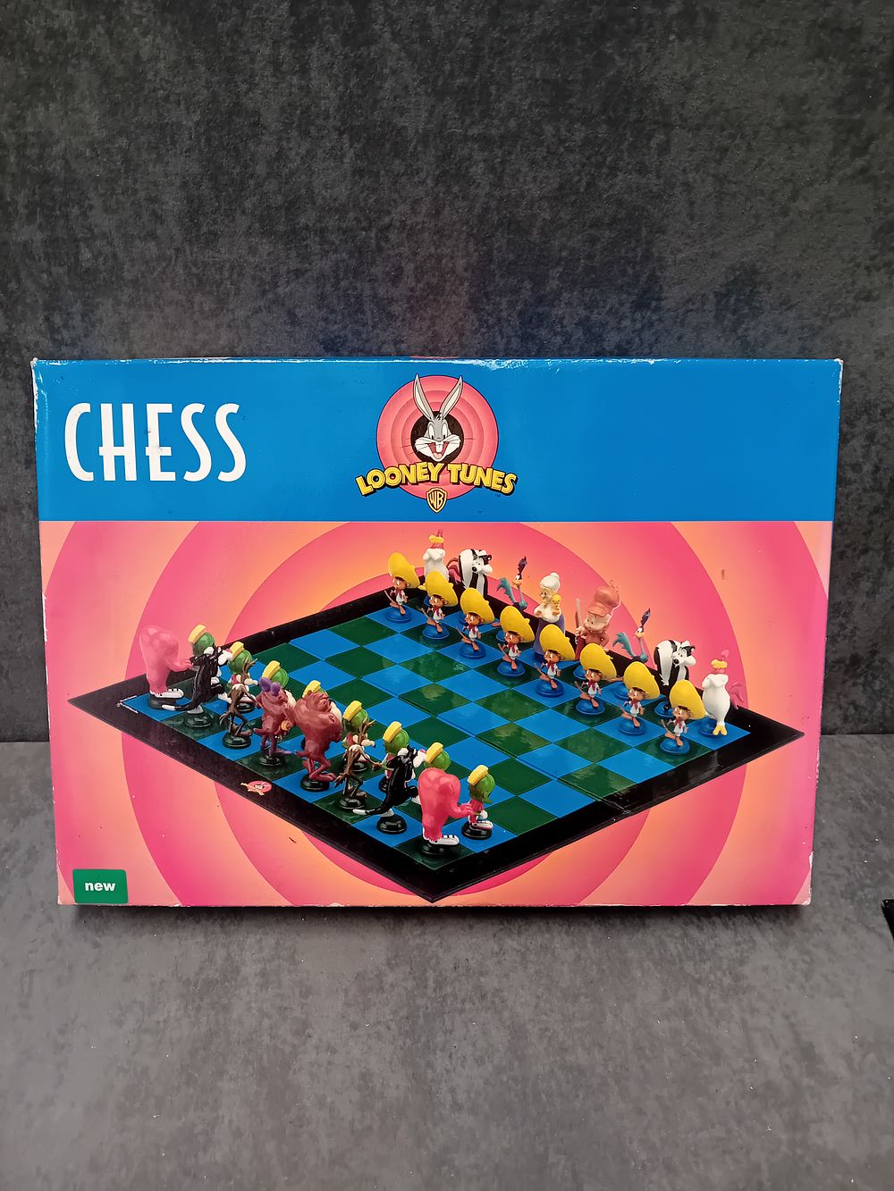Lot 432: Warner Brothers Looney Tunes Chess set as pictured