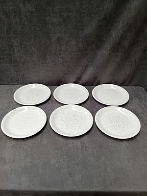 Lot of 6 Pontesa dinner plates as pictured