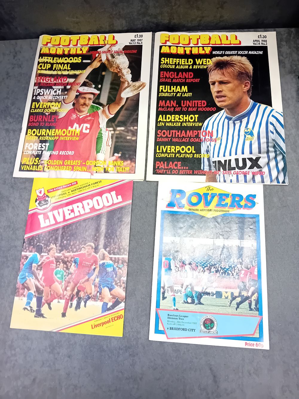 Lot 266: Mixed lot of football magazines and programs as...