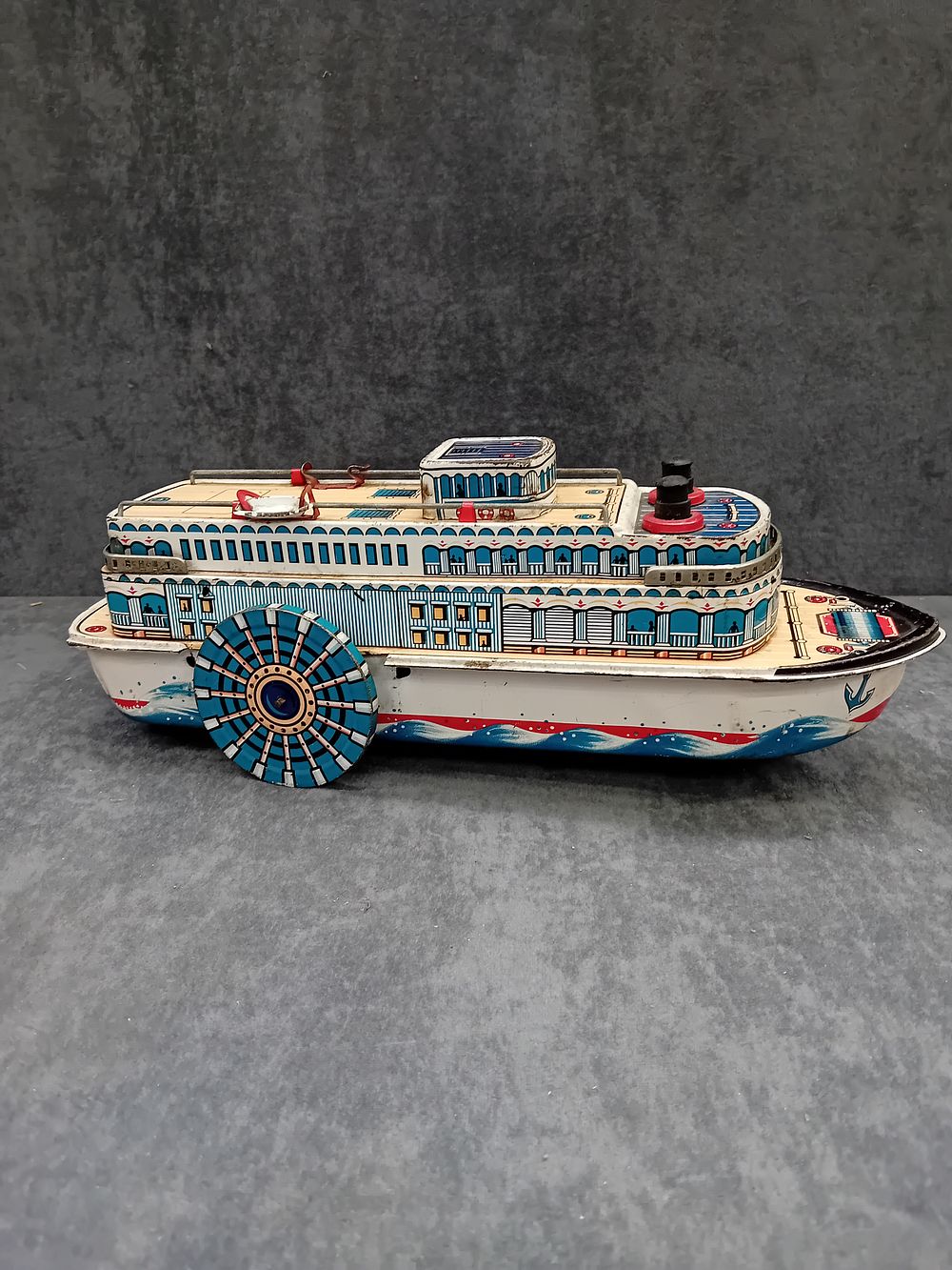 Lot 207: Tin Toy battery operated Boat made in Japan 