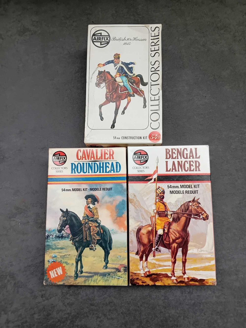Lot 286: 3x Airfix model figures 1x British 10th Hussar...