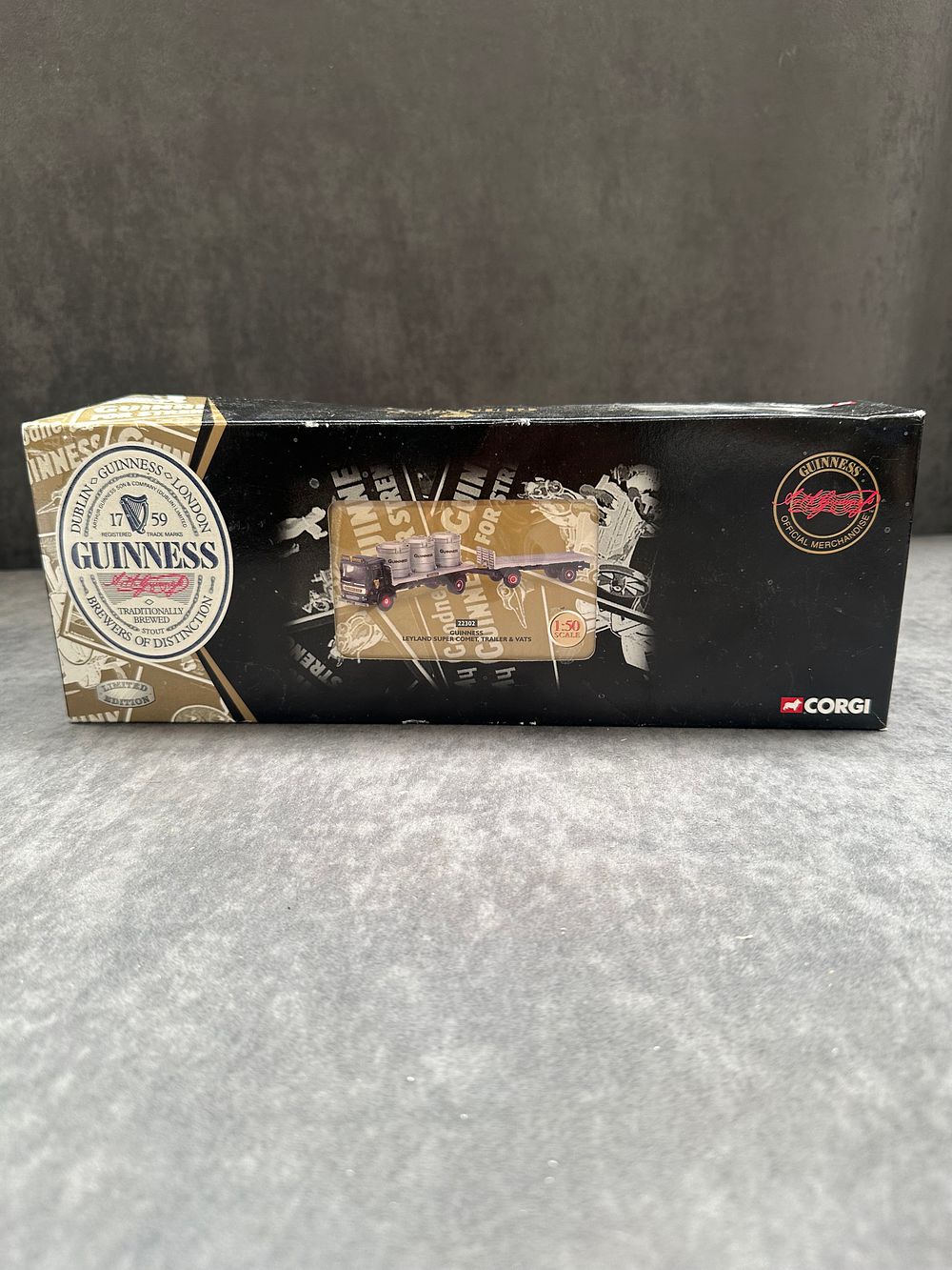 Lot 38: Corgi Guinness Leyland Super Comer, Trailer & Vats