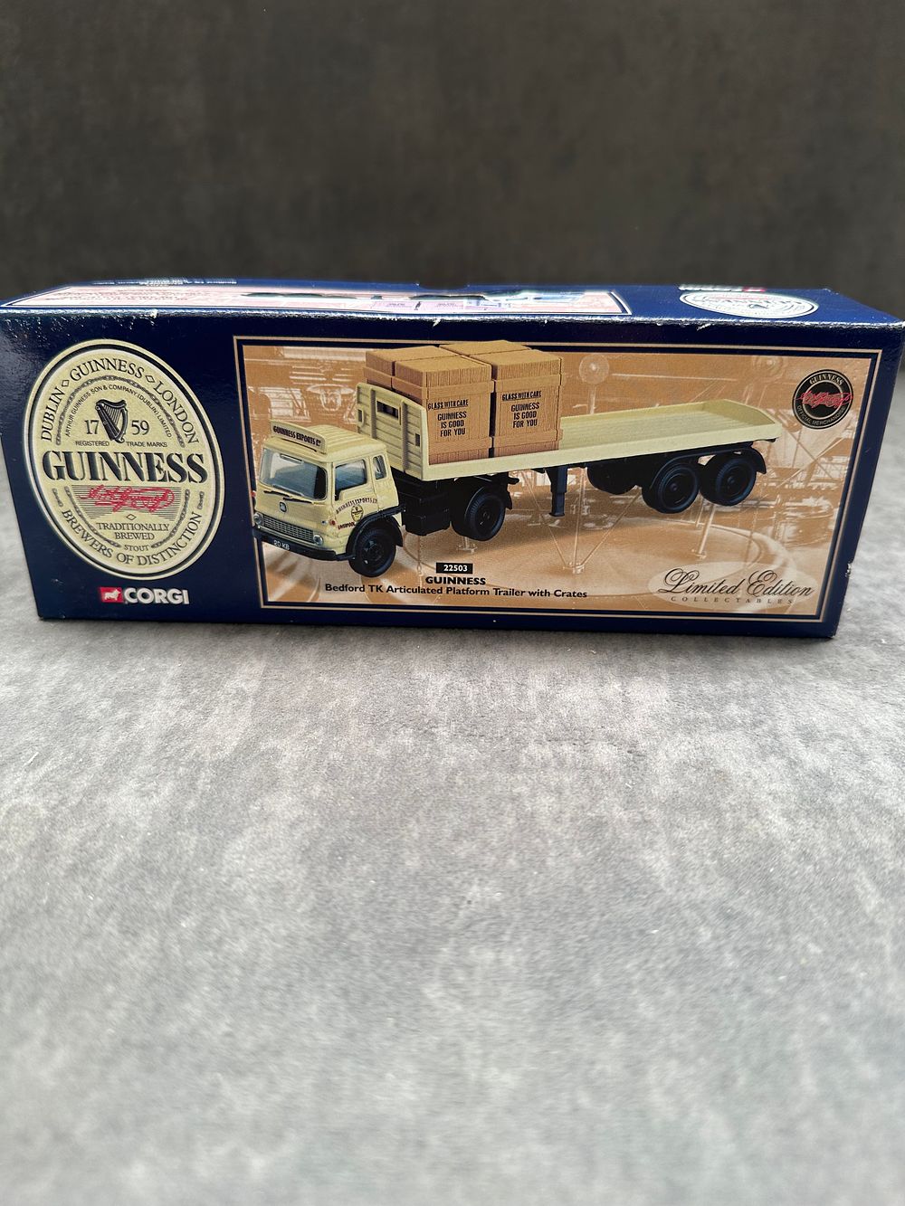 Lot 33: Corgi Guinness Bedford TK Articulated Platform Trailer 22503