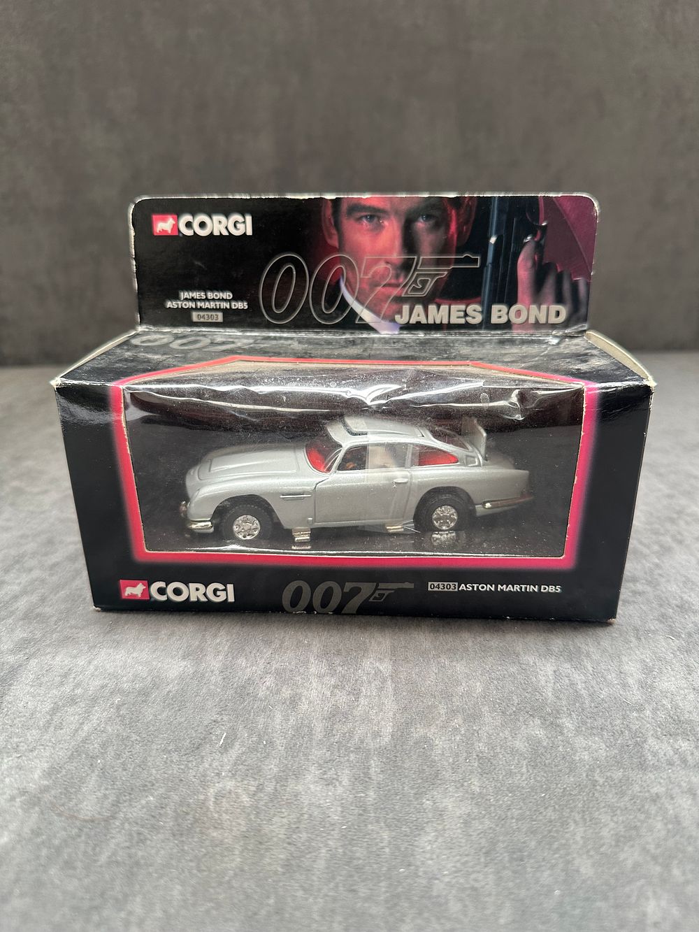 Lot 30: Corgi 007 James Bond Aston Martin DB5 04303