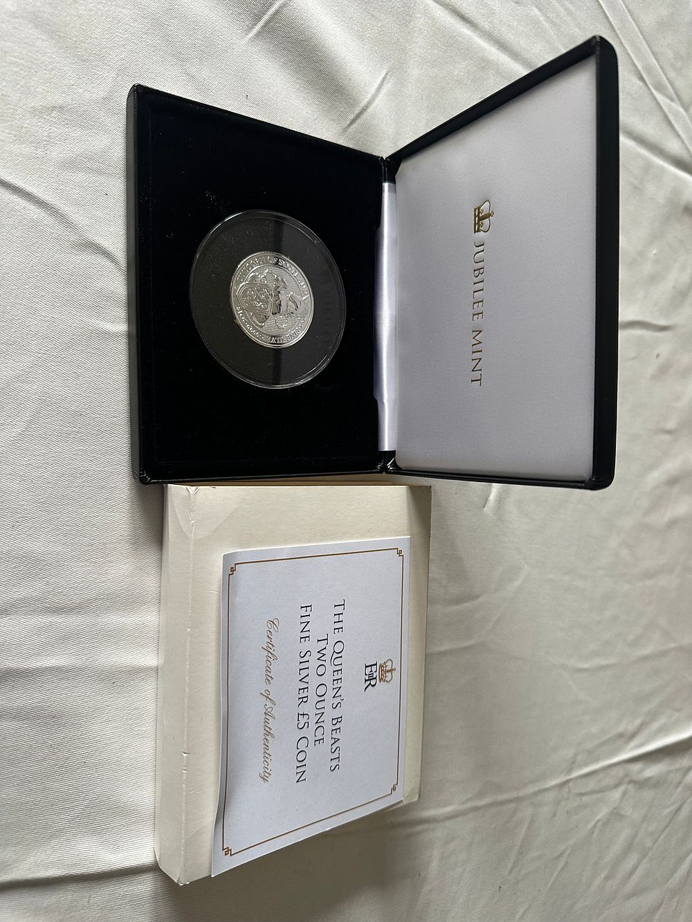 Lot 393: JUBILEE MINT 2018 SILVER PROOF 1OZ 2 POUND THE QUEENS BEASTS ~ THE UNICORN OF SCOTLAND