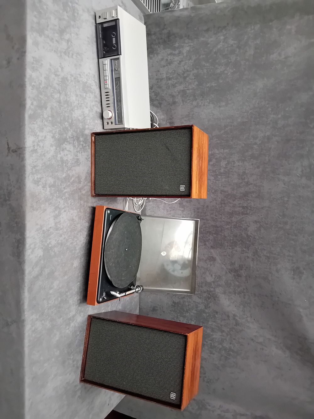 Lot 481: Music system containing Sony and B&O Beogram 
