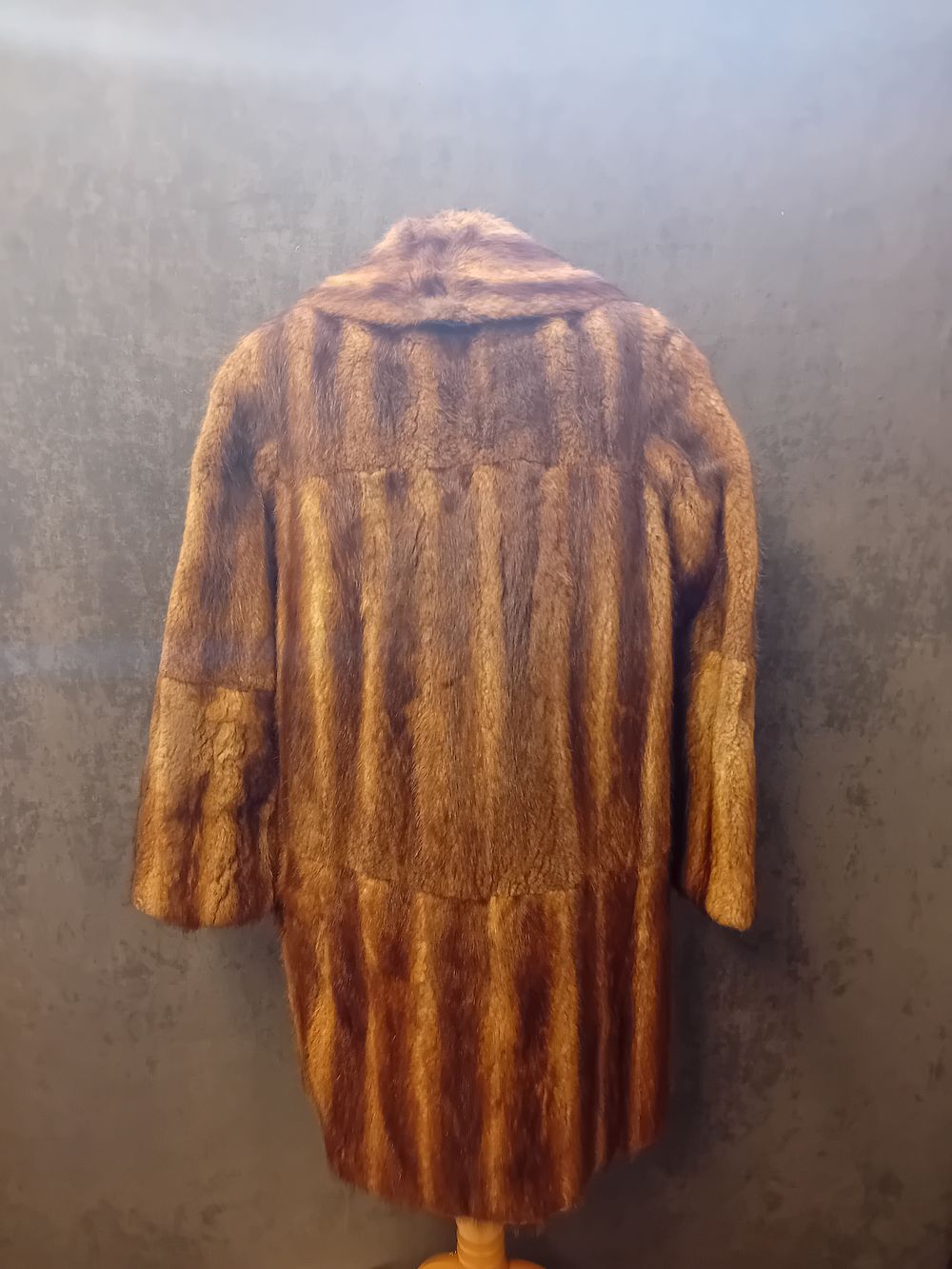 Lot 493: Vintage M+Michaels Turs of Bristol real Mink fur...