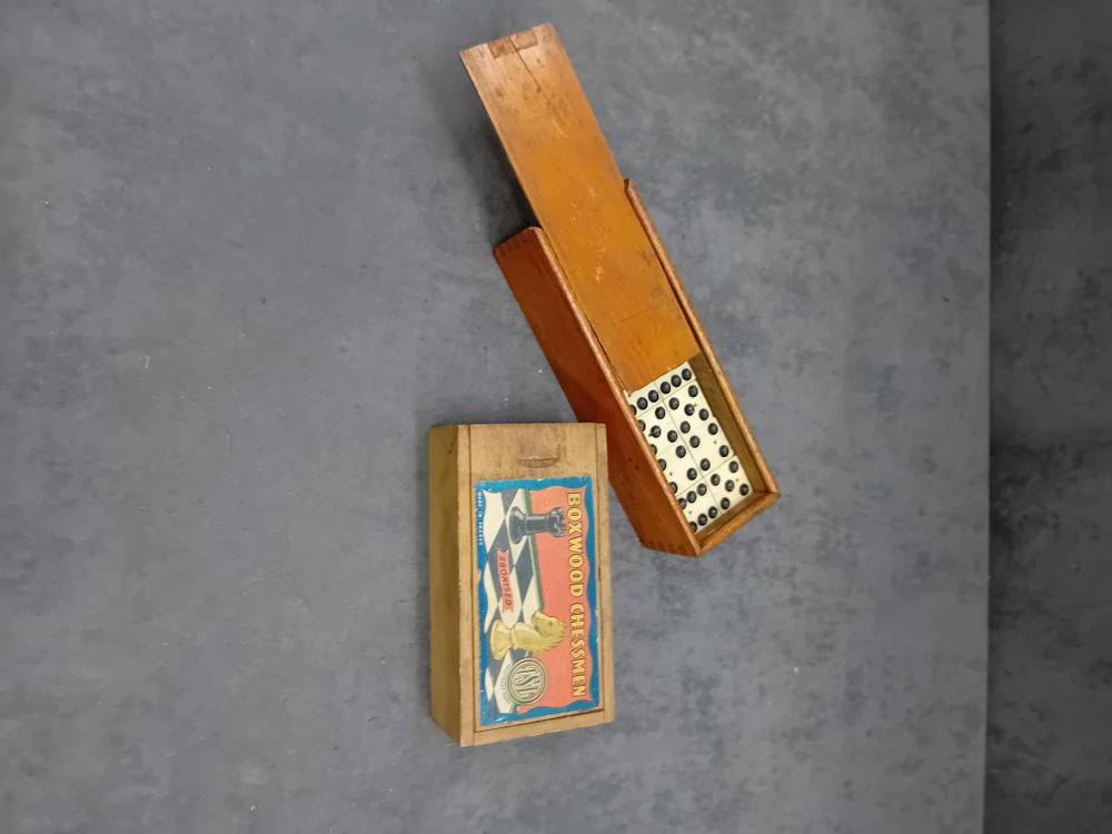 Lot 262: Mixed lot of board games  1 Domino's (Bone)...
