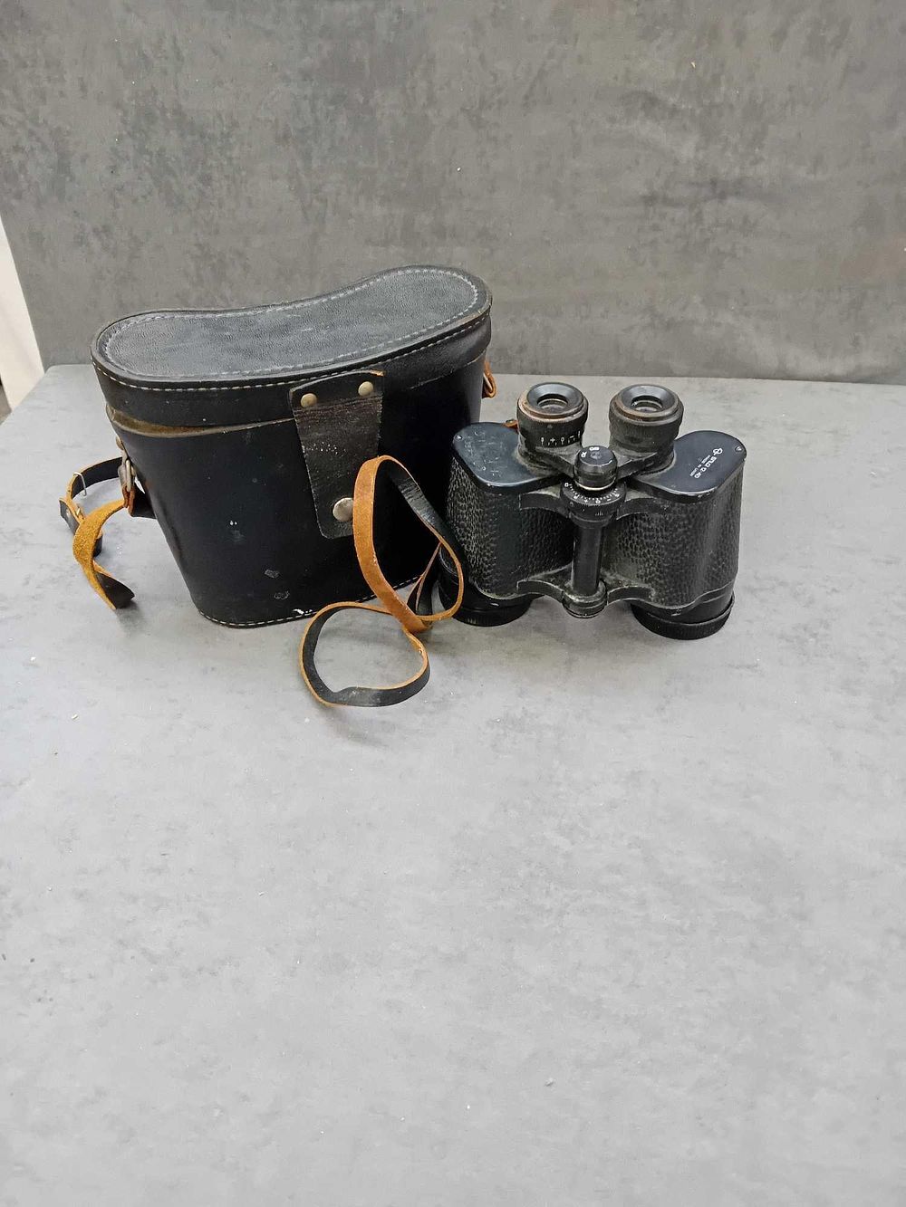 Lot 529: ÐÐÐ¦5 Binoculars 12x40 made in USSR with case