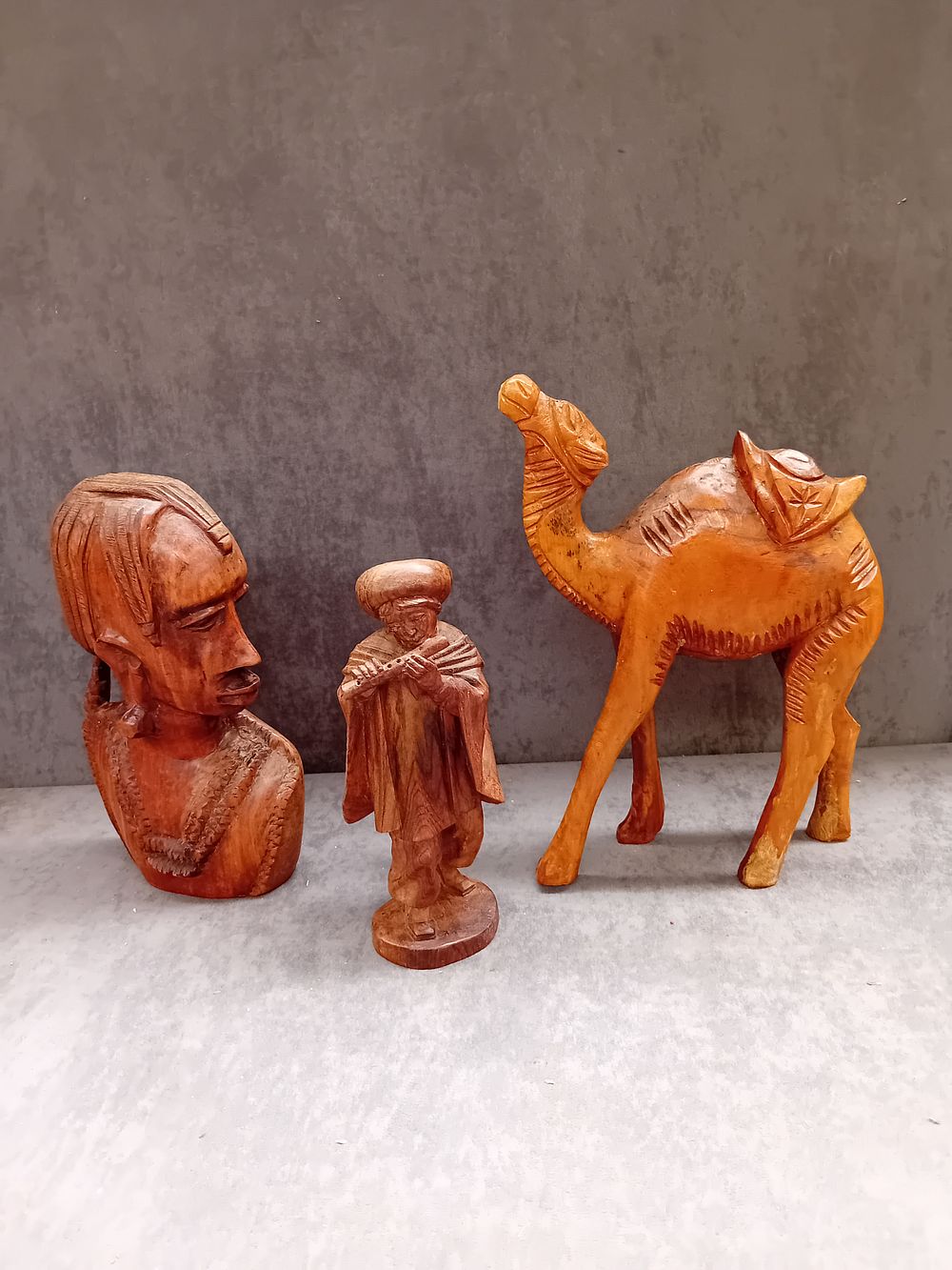 Lot 578: Mixed Lot of African Wooden Hand Carved ornaments....