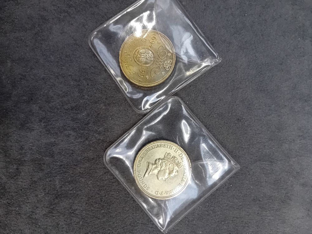 Lot 424: 2 x two pound coins - BILL OF...
