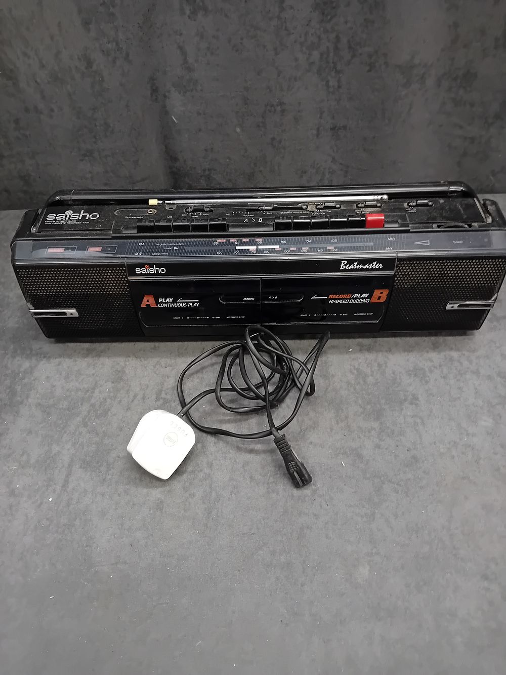 Lot 712: Saisho stereo radio cassette recorder as pictured 
