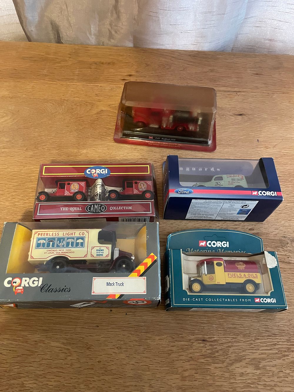 Lot 563: Mixed Lot of Diecasts - Corgi 