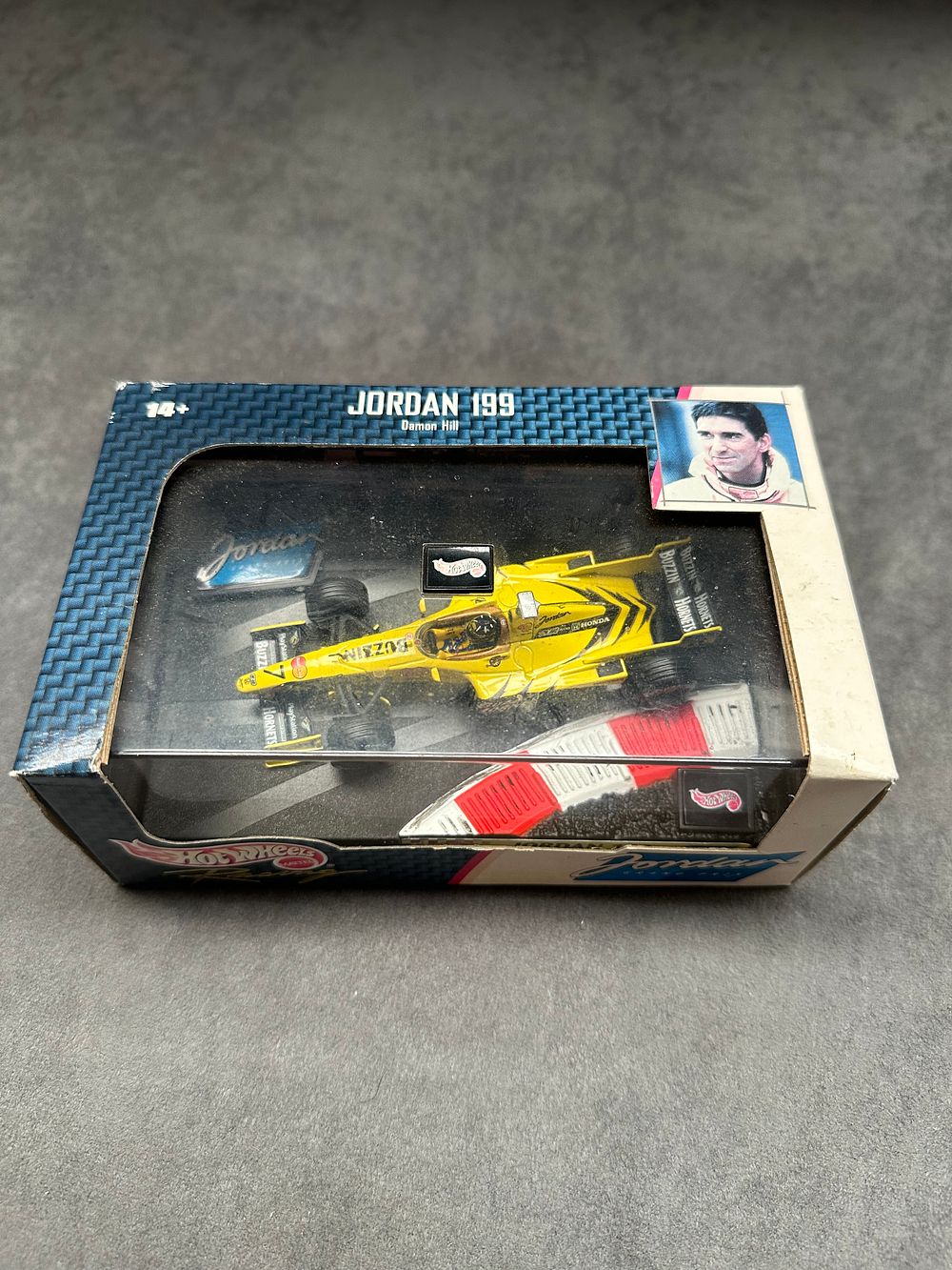 Lot 491: Hot Wheels Racing 1:43 scale Jordan 199 -...