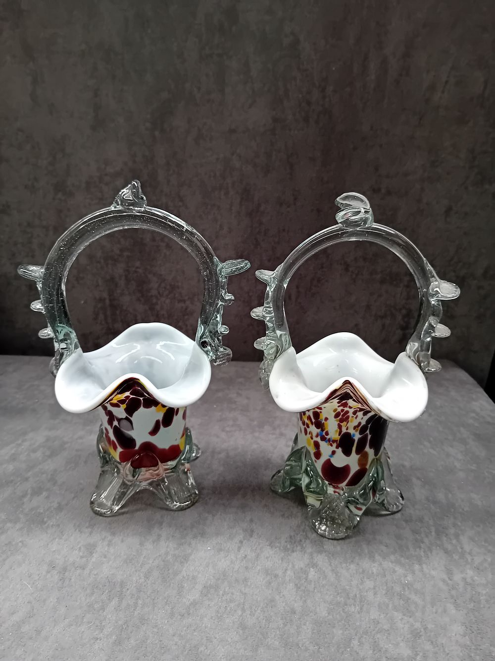 Lot 249: Mixed lot of 2 End of Day Glass...
