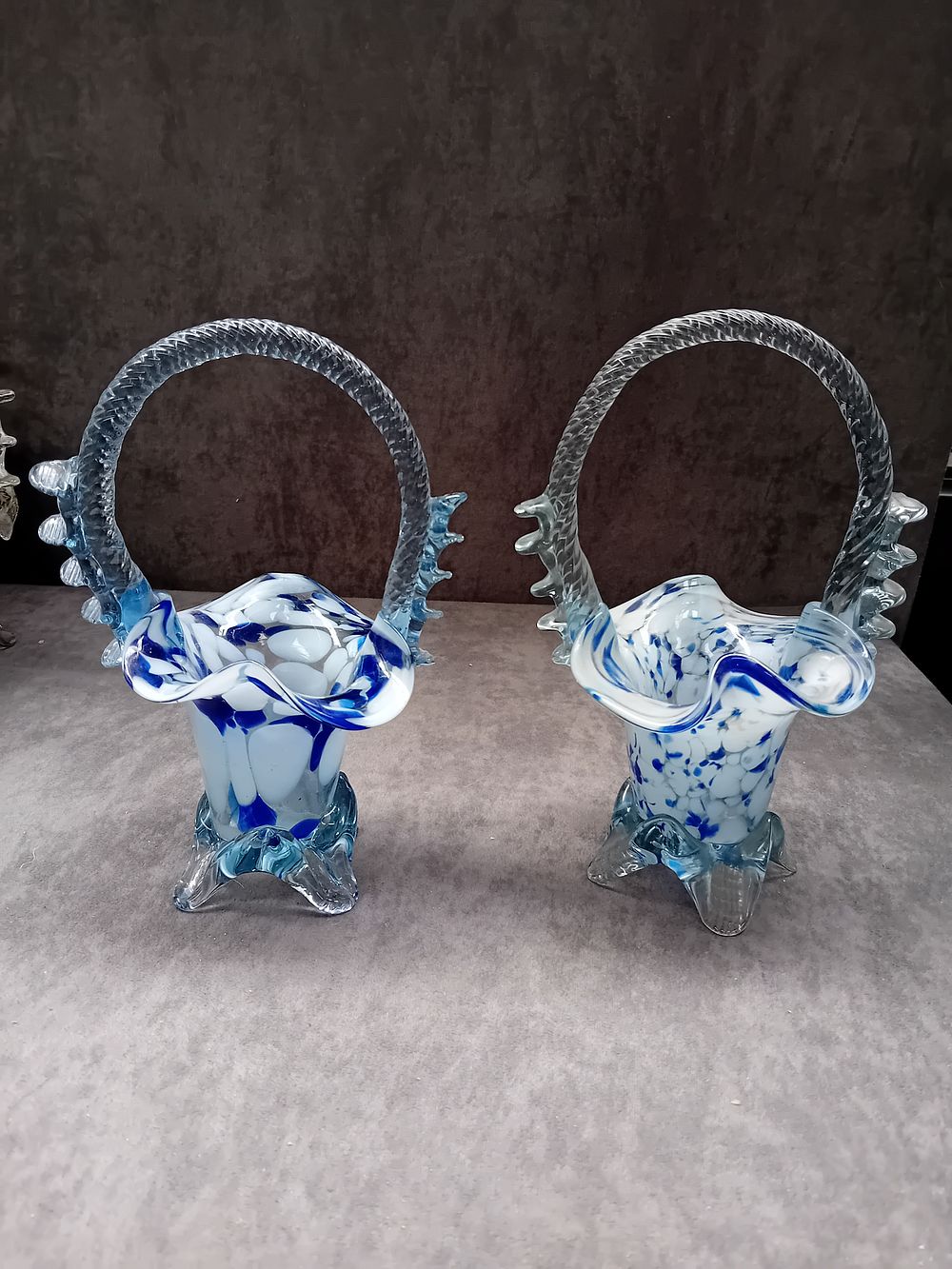 Lot 247: Mixed lot of 2 End of Day Glass...