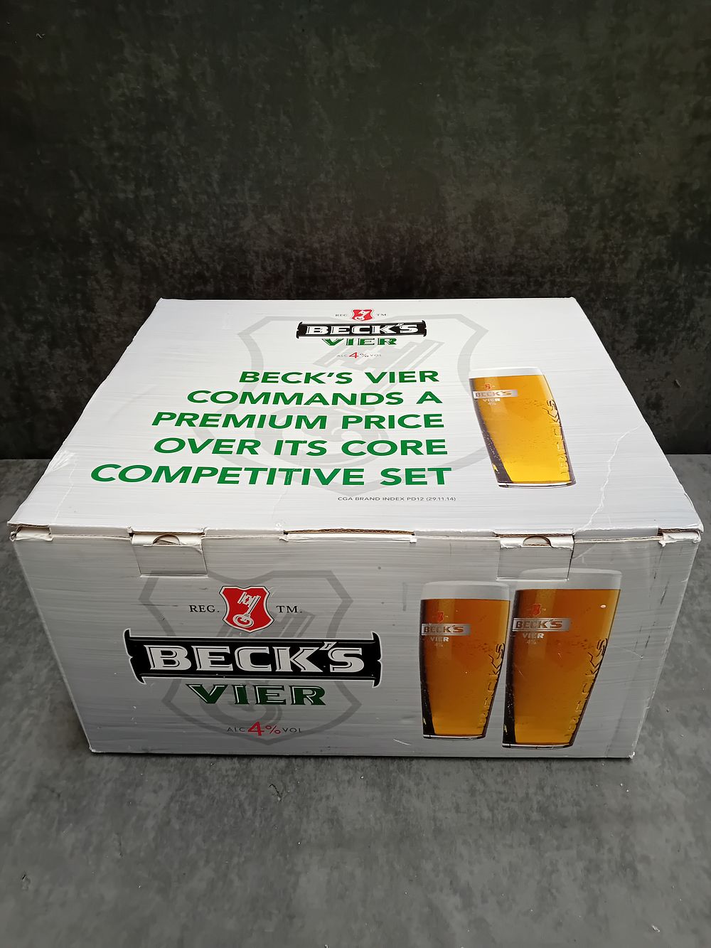 Lot 619: Brand New in Box Becks Vier 24 Glasses...