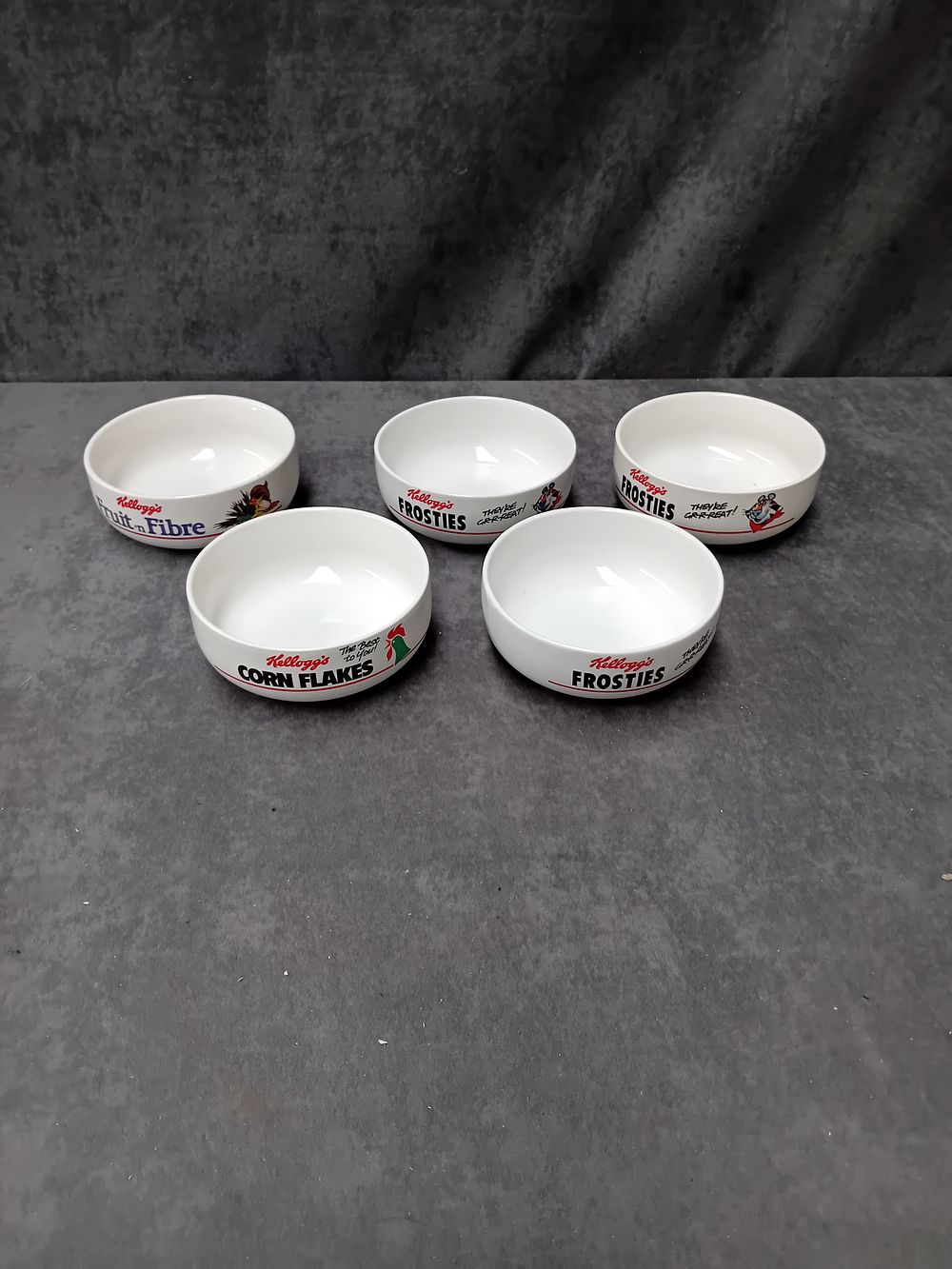 Lot 169: Lot of 5 Cereal Bowls  3 x Kelloggs...