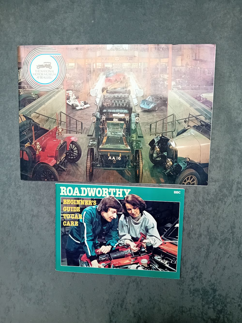 Lot 218: 2 x Motor Booklets. Roadworthy Beginners Guide to car care and The National Motor Museum at Beaulieu.