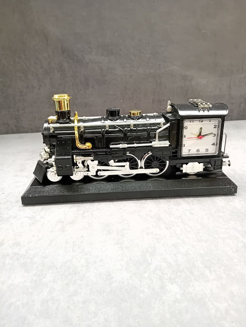 Lot 201: Locomotive Mantle clock as pictured