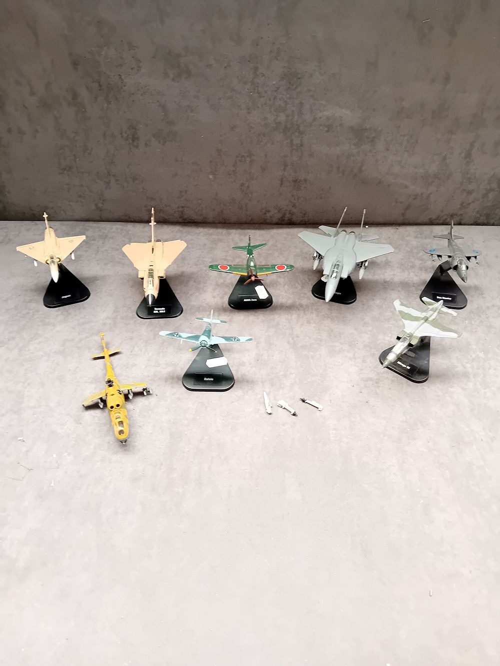 Lot 34: Mixed lot of diecast Planes this lot contains...