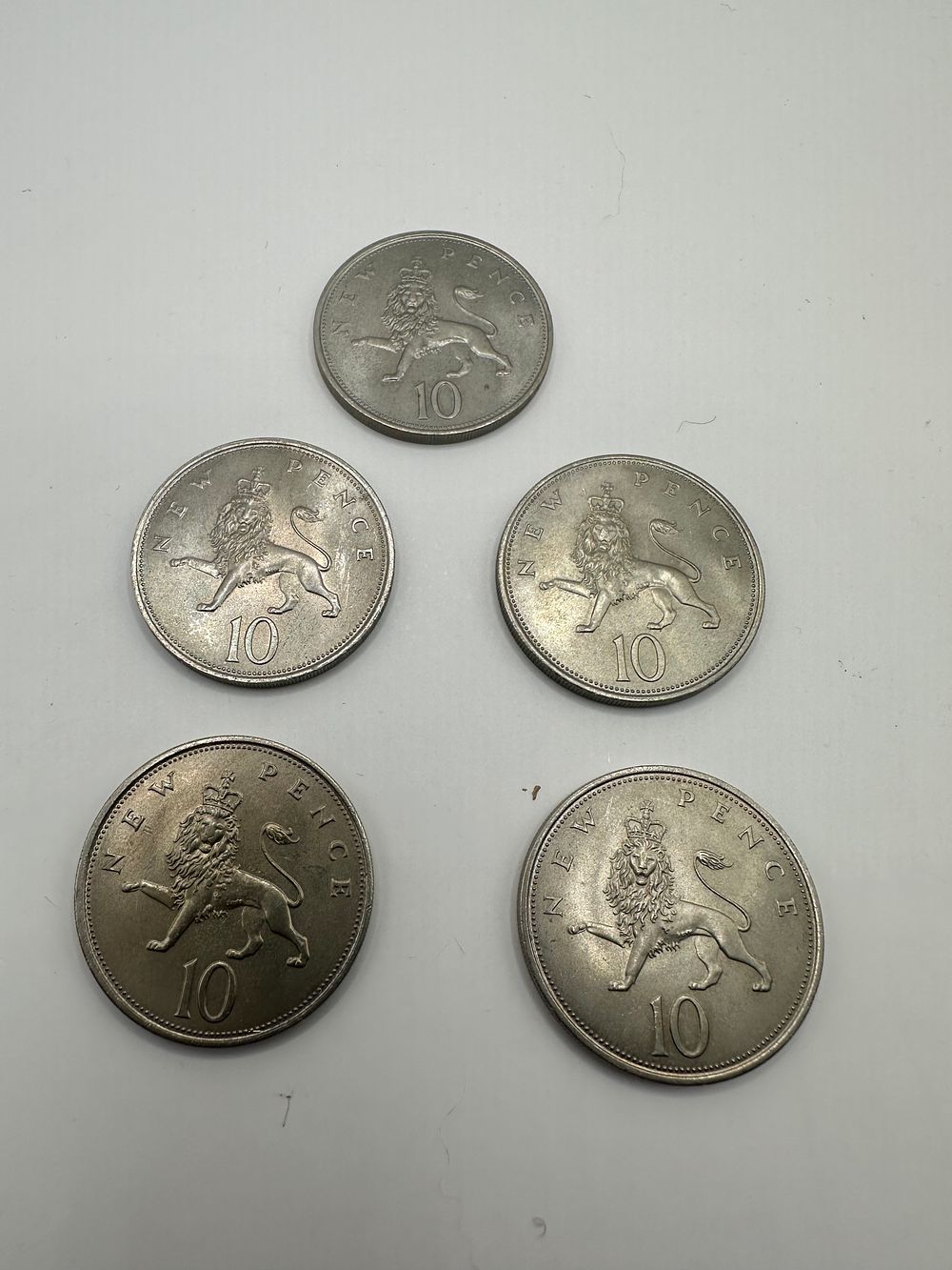 Lot 329: 5 x 1968 UNC 2 shillings 10 pence...