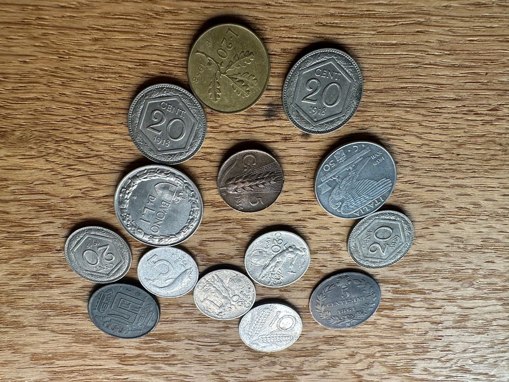 Lot 346: A Collection of 15 Italian Coins, Kingdom of Italy and Colonial Issues, 1861-1939