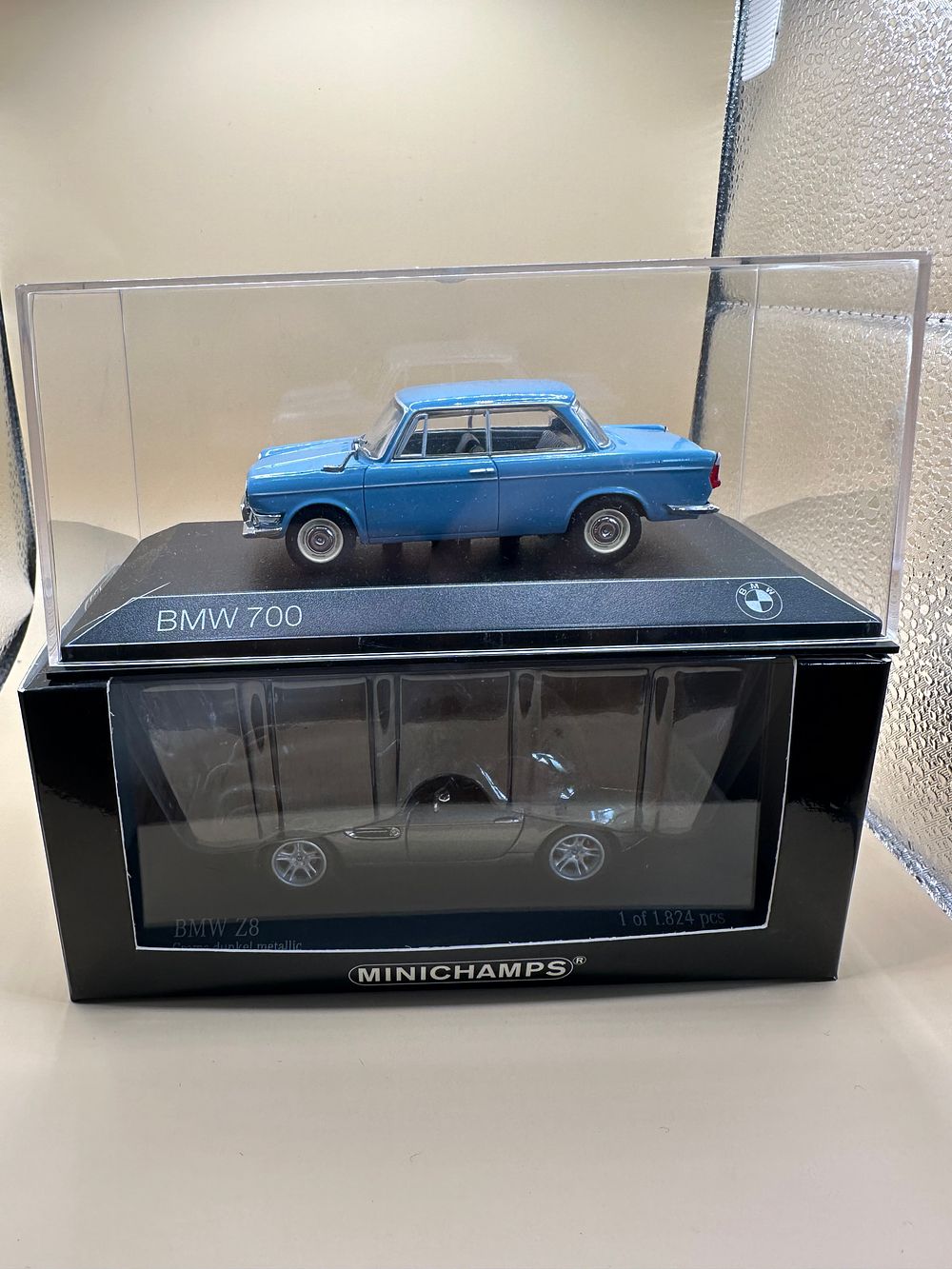 Lot 40: A Pair of Minichamps 1:43 Die-Cast BMW Model Cars, comprising a BMW 700 L Keramic Blue and a Limited Edition BMW Z8