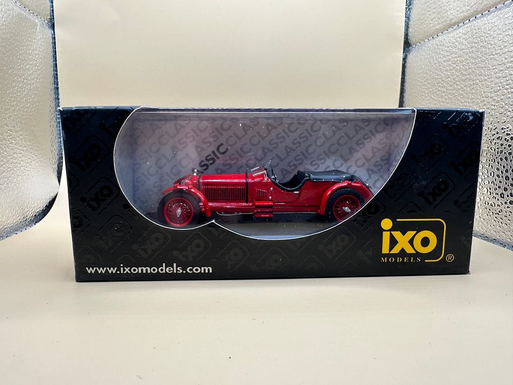Lot 43: IXO MODELS Alfa Romeo 8C 1931 1:43 Scale Diecast Model Car