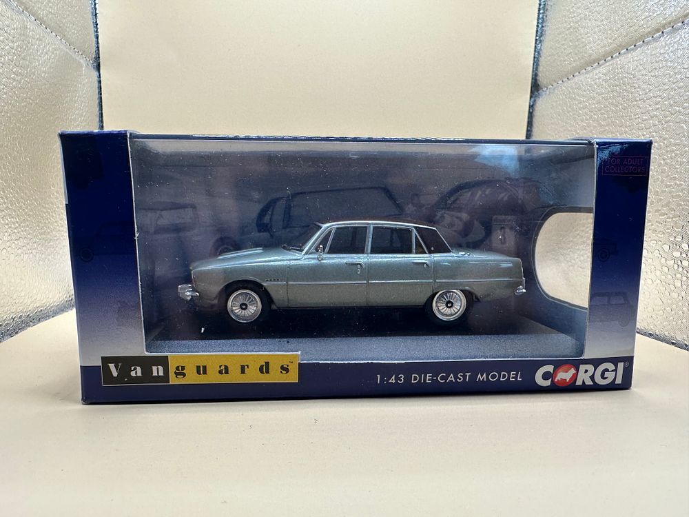 Lot 44: Vanguards Corgi 1:43 Diecast Model VA06518 Rover P6 3500 VIP Platinum in Metallic Light Green/Grey