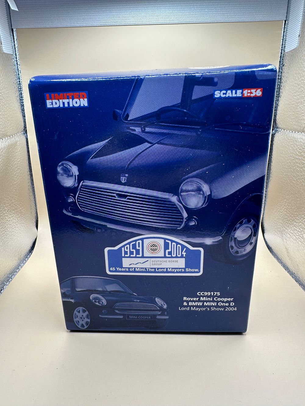 Lot 45: Corgi CC99175 Rover Mini Cooper & BMW Mini One D Lord Mayor's Show 2004 Diecast Set