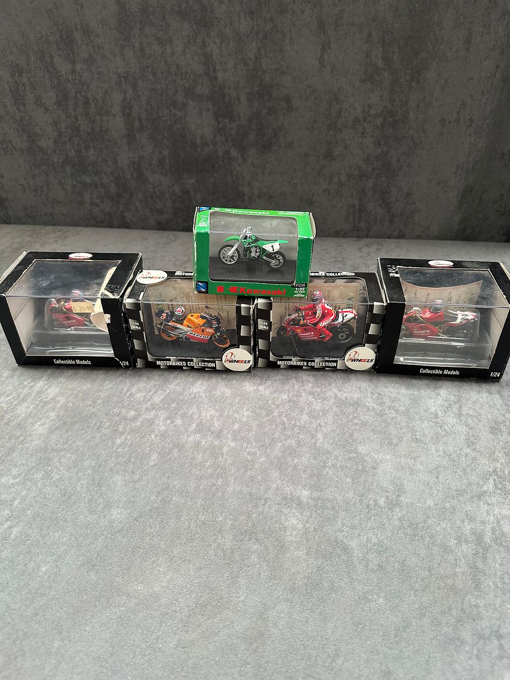 Lot 108: Mixed Lot of Motorbike Diecasts, 3 x ducatis...