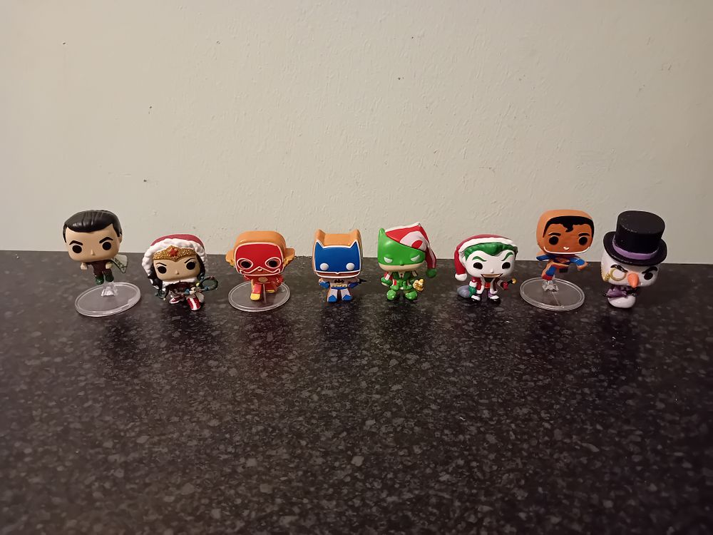 Lot 24: Mixed lot of 8 DC Funko POP minis...