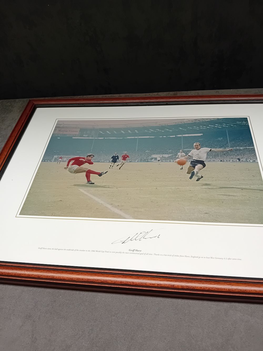 Lot 573: Signed print of Geoff Hurst 1966 World Cup...