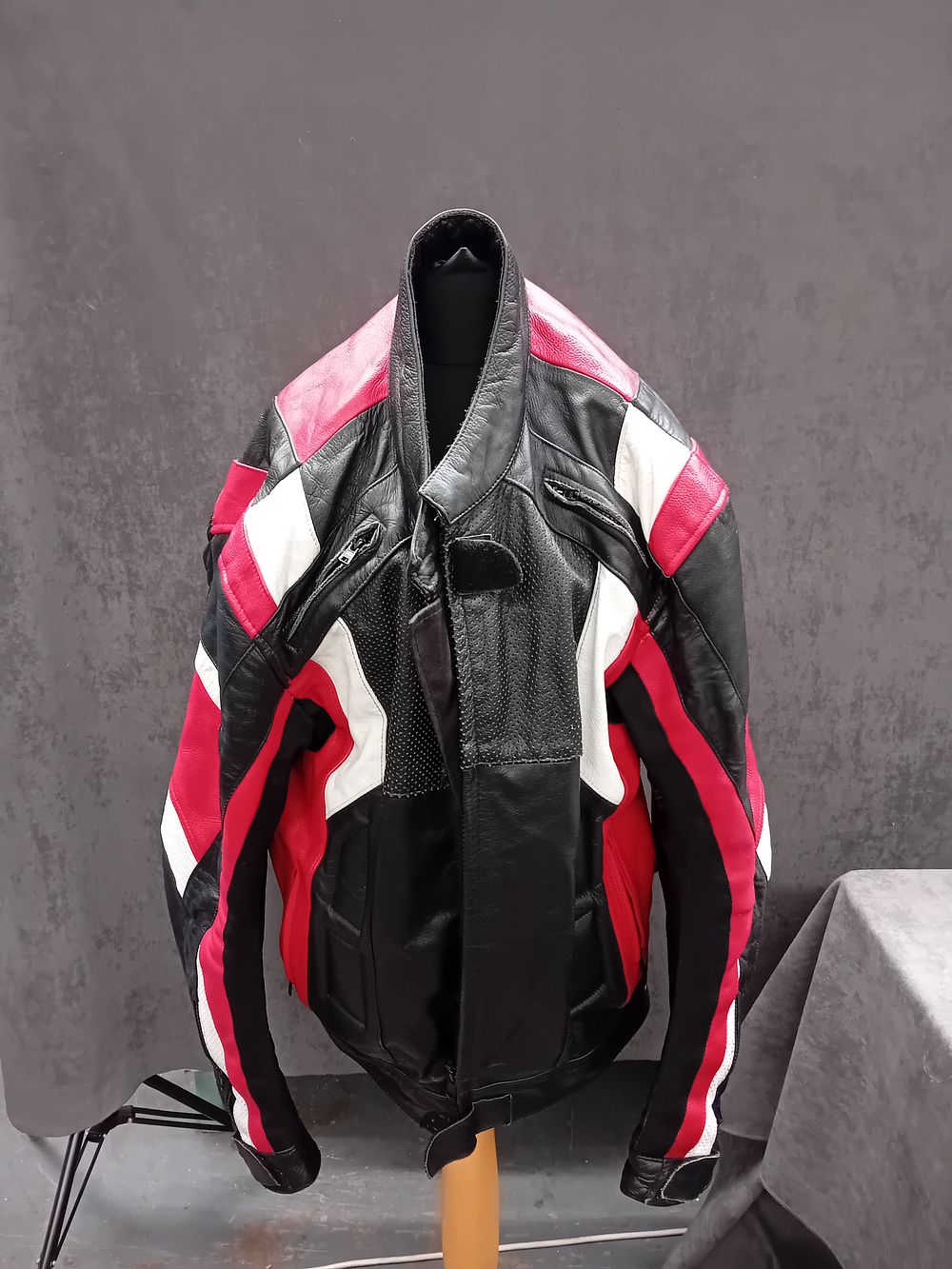Lot 578: Texpeed Motorcycle Apparel Red White and Black Leather...