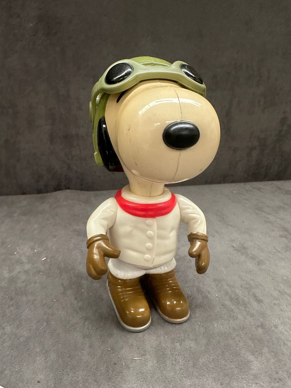 Lot 262: McDonald's Happy Meal Toy Peanuts Snoopy Flying Ace 2000