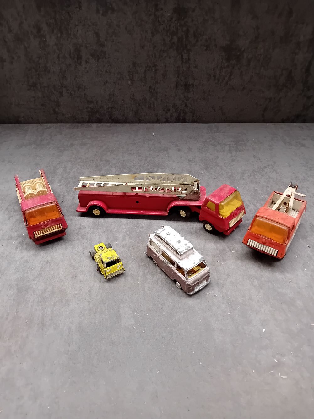 Lot 142: Mixed lot of Diecast this lot includes 3...