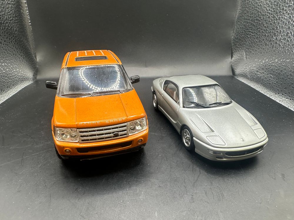 Lot 146: Pair of 1:43 scale diecast no box. Minichamps...