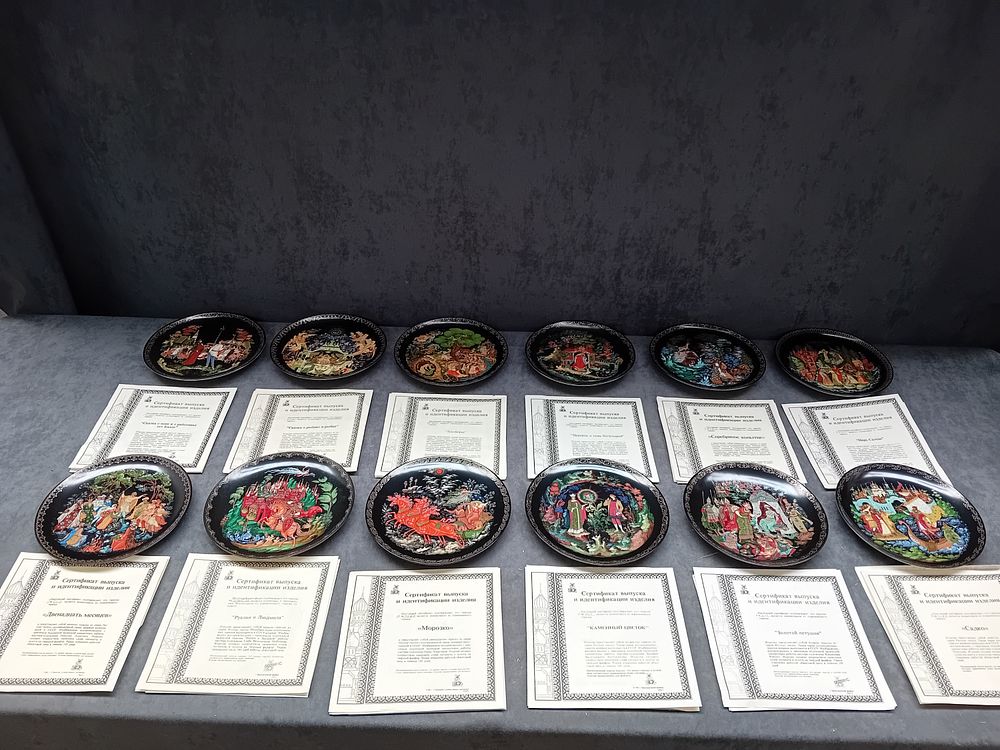 Lot 474: Lot of 12 Vinogradoff Porcelain Plates Russian Fairy...