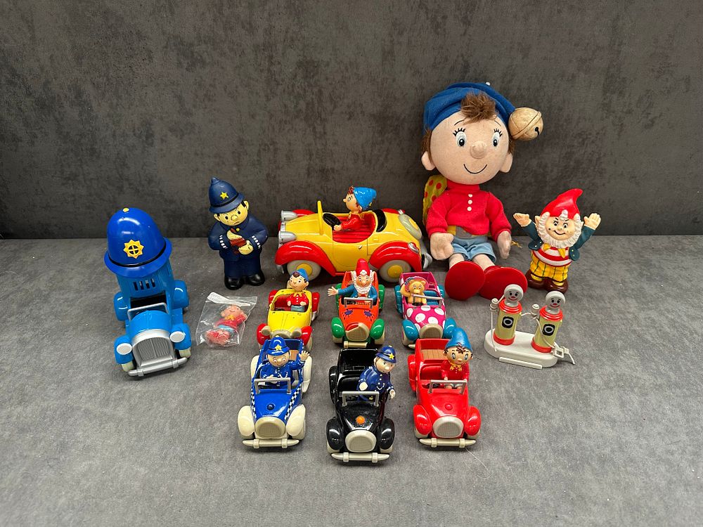 Lot 272: A Collection of Noddy Figures and Vehicles, including Mighty Minis