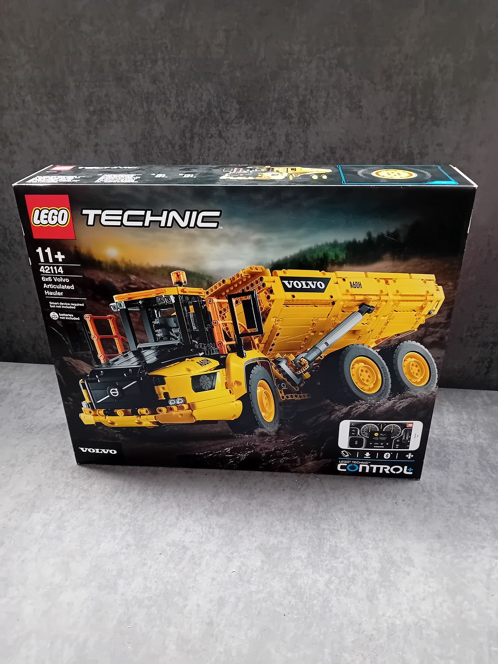 Lot 7: Lego Technic set 42114 6x6 Volvo Articulated Hauler...