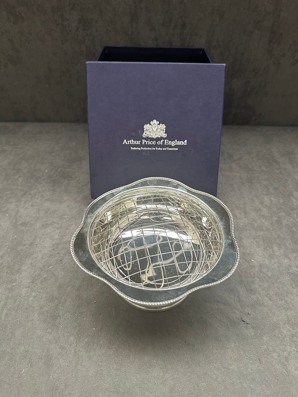 Lot 36: Arthur Price Rose Bowl in box