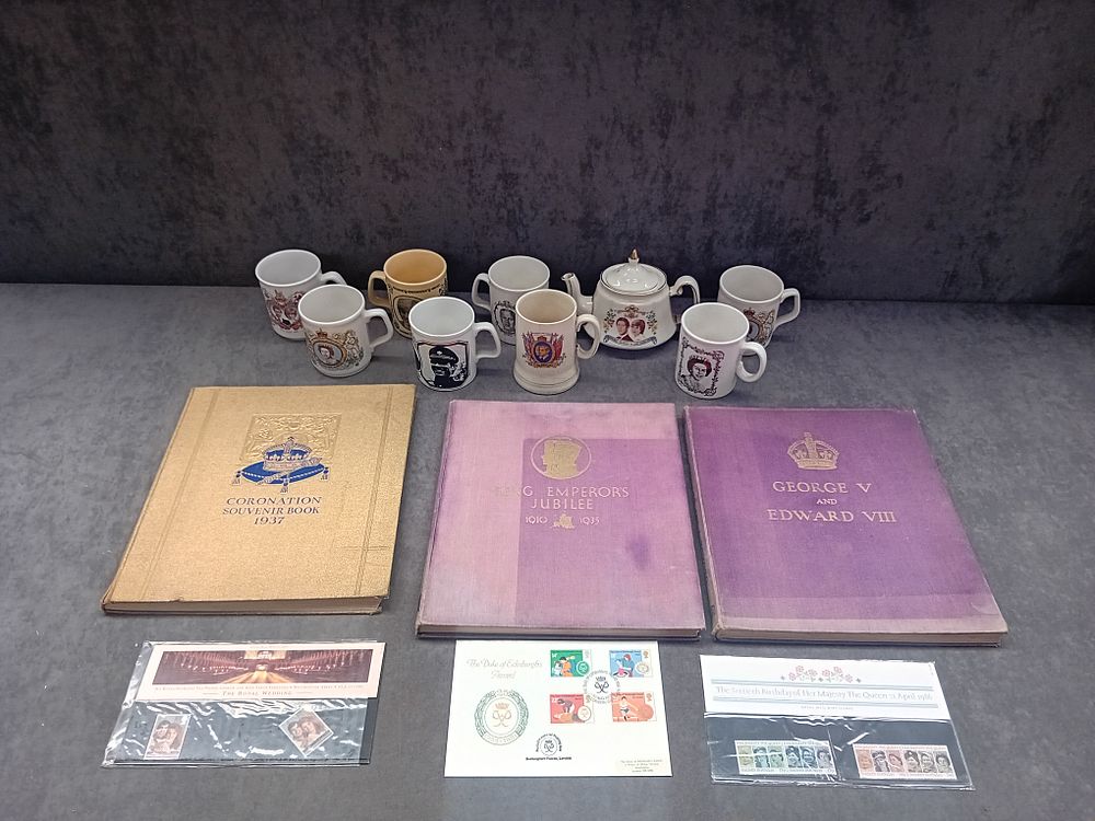Lot 361: Large mixed lot of Royal Memorabilia including books,...