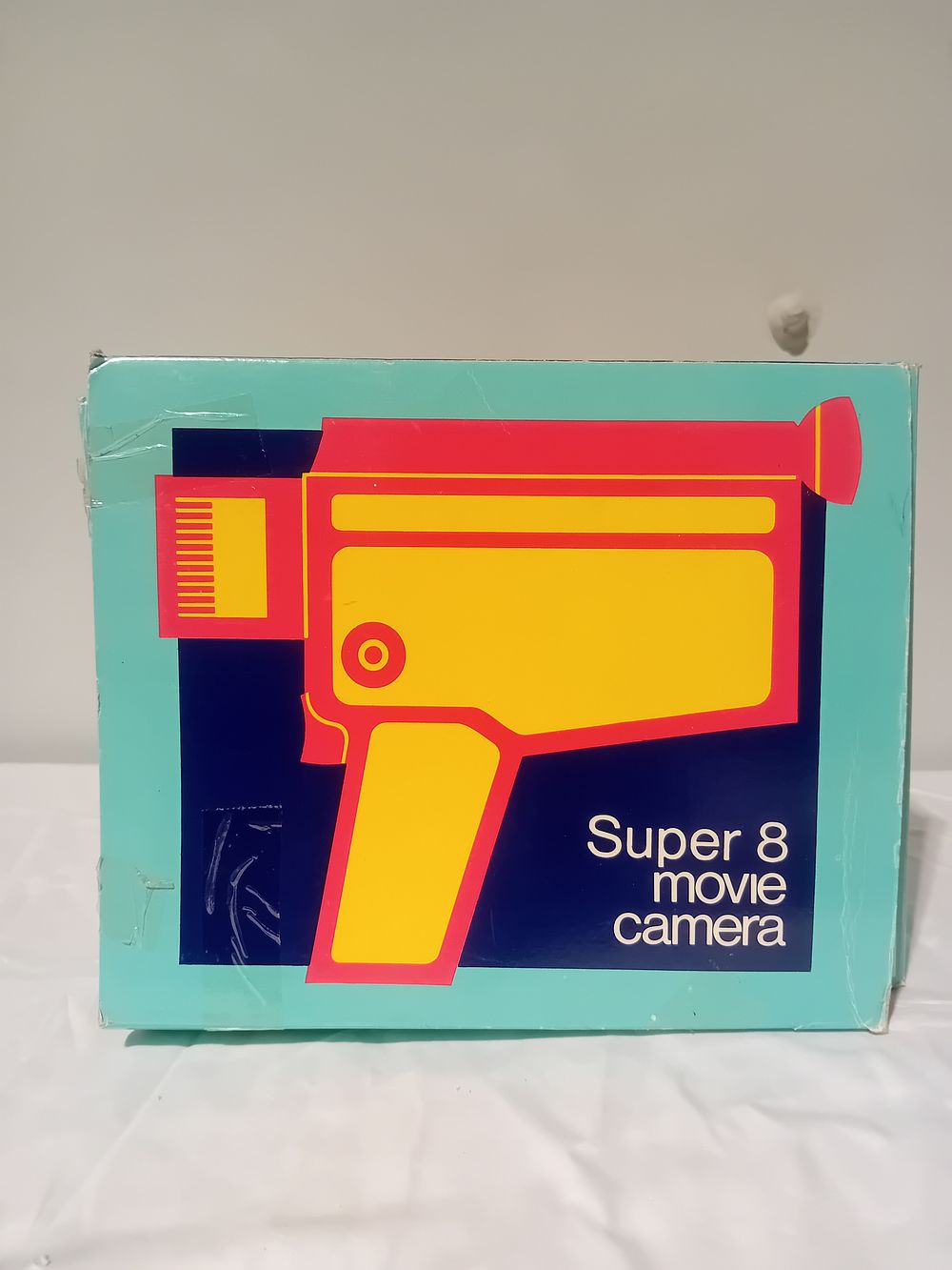 Lot 377: Super 8 Movie Camera ref. PS/200/RD