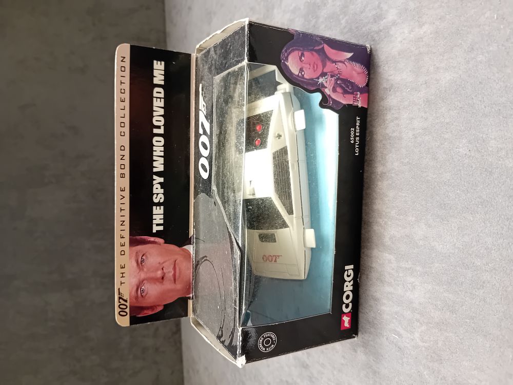 Lot 55: Corgi 007 the spy who loved me Lotus...