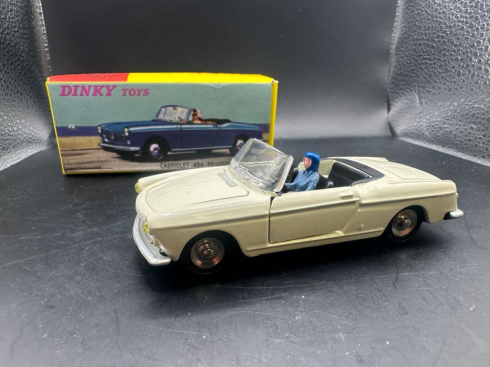 Lot 58: ATLAS DINKY TOYS 528 PEUGEOT 404 CABRIOLET PININFARINA...