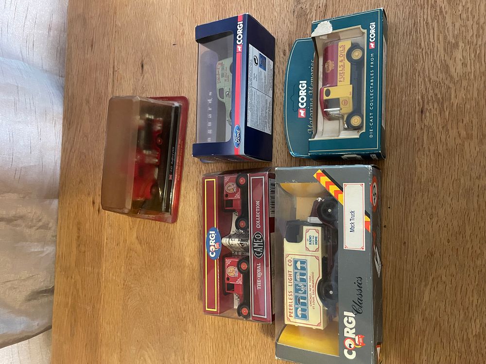 Lot 65: Mixed Lot of Diecasts - Corgi&