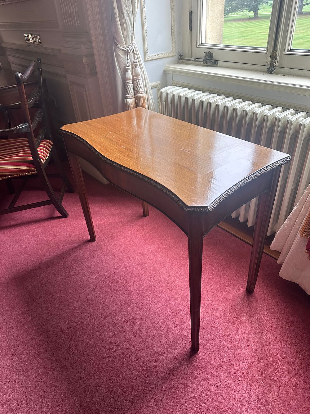 Lot 1038: A Federal Style Mahogany Side Table